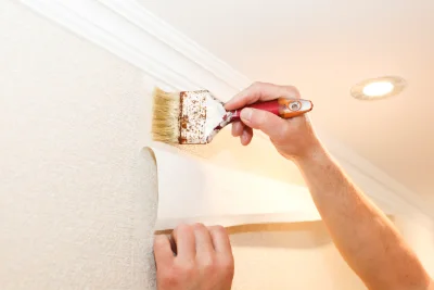 Pose de papier peint à Glanes — revêtements muraux et toiles de verre